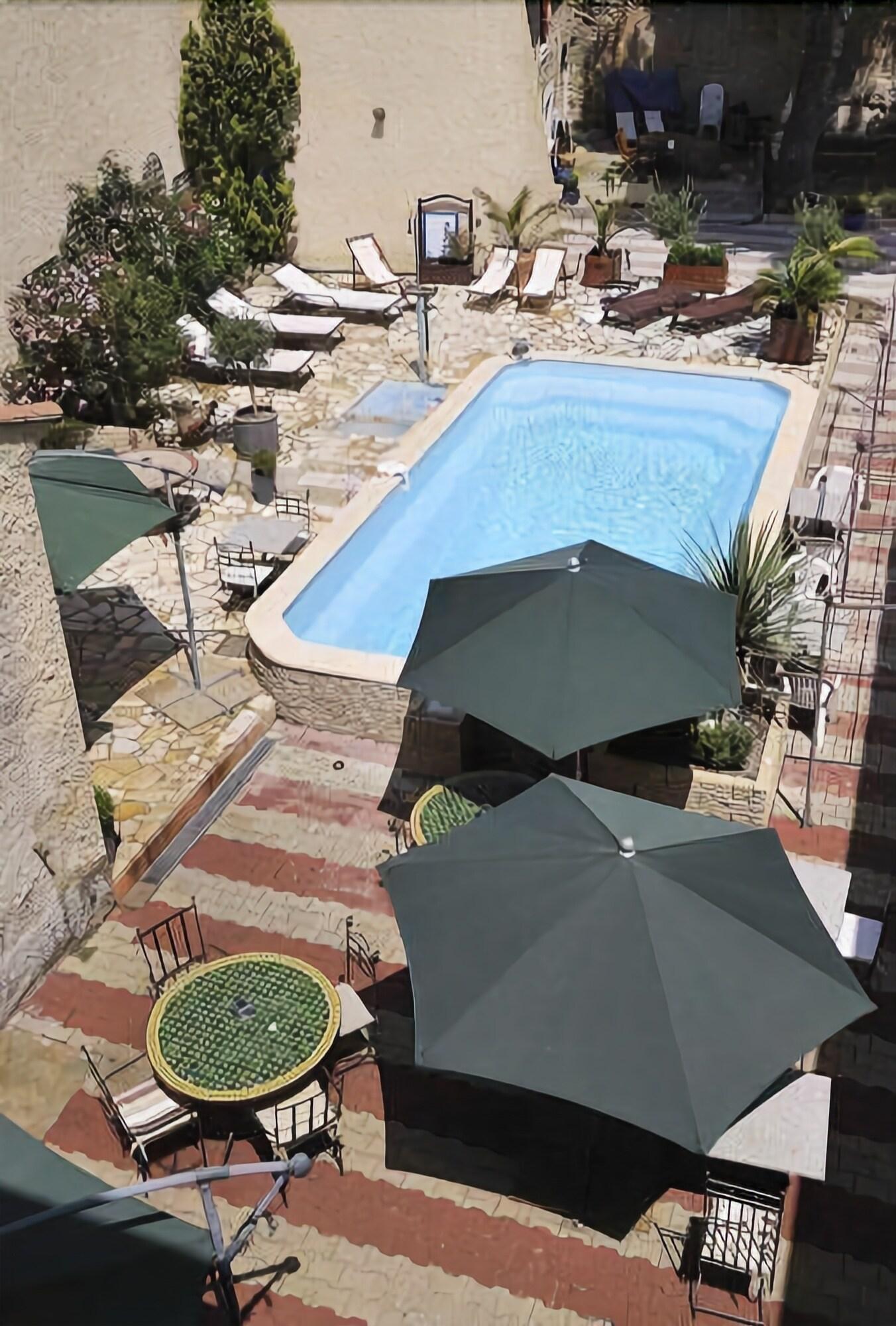 Hotel La Bastide D'Entraigues Exterior foto